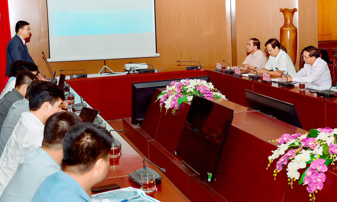Đồng chí Bí thư Tỉnh ủy Chẩu Văn Lâm và lãnh đạo UBND tỉnh làm việc với Đoàn công tác của Tập đoàn FLC.